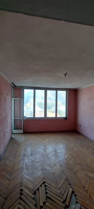 Двуспален тухлен апартамент Бичкиня