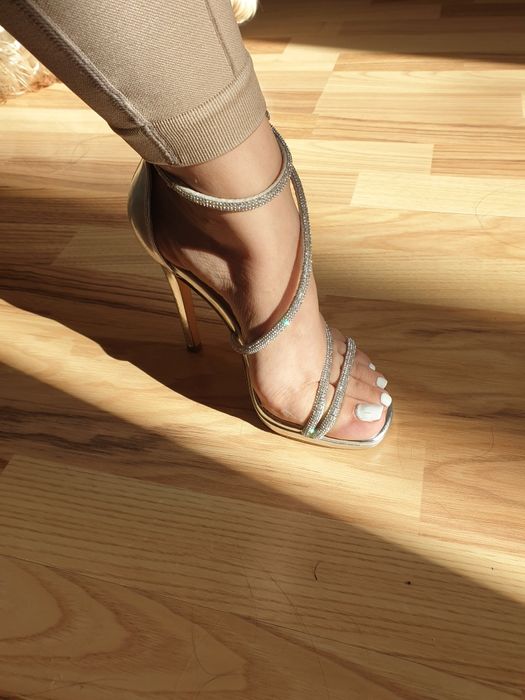 Sandale cu toc argintii