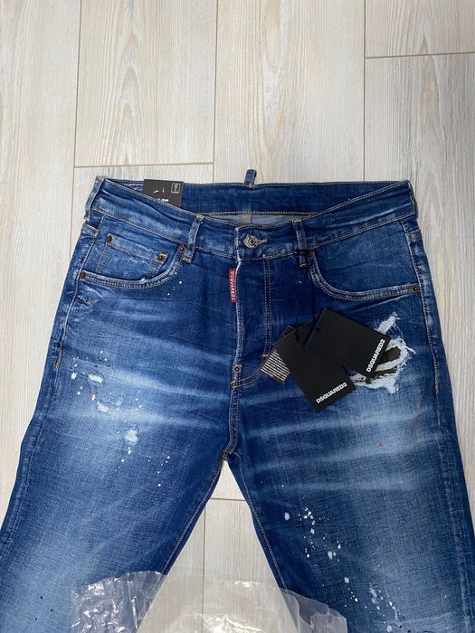 Продавам дънки Dsquared2 нови