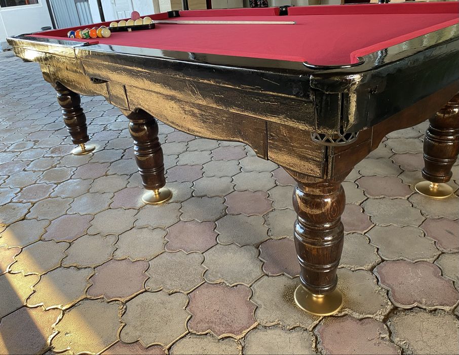 Бильярдный стол