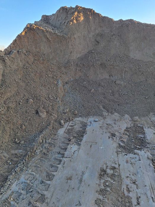 Pamant galben nisipos pentru gazon