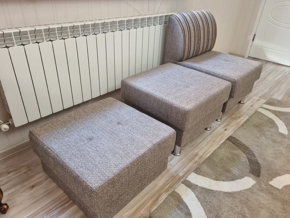 Мягкие пуфики фабричные.