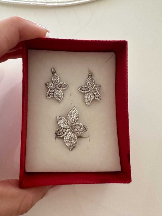 Сребърен комплект- чисто нов със сертификат