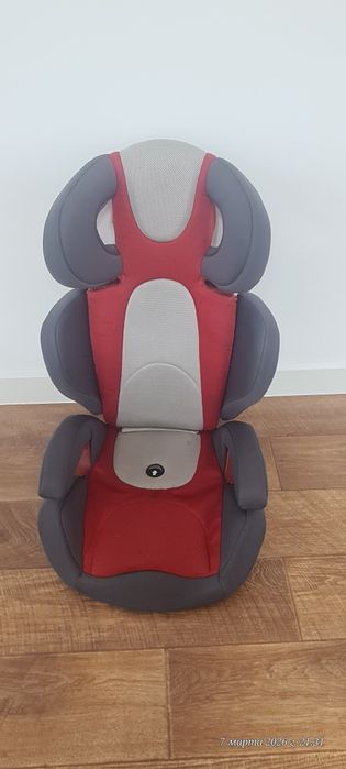 Детское автомобильное кресло