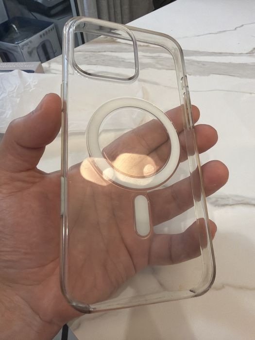 Чехол на iphone 16 pro max.