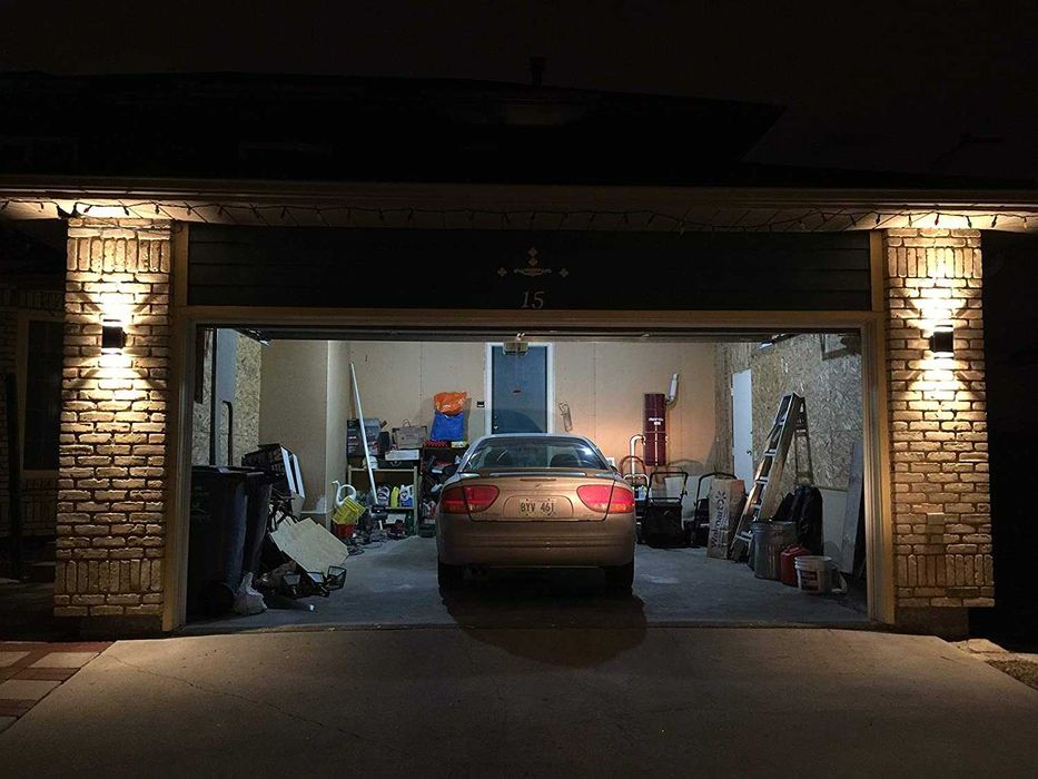 Красива екстериорна лампа за стена и фасада