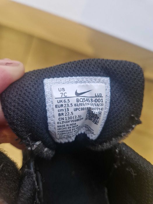 Pantofi Nike marimea 23