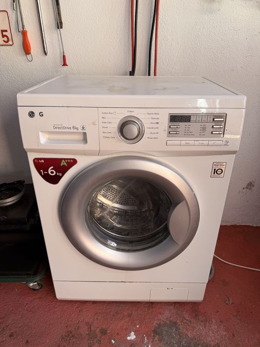 Masina de spalat rufe functionala LG
