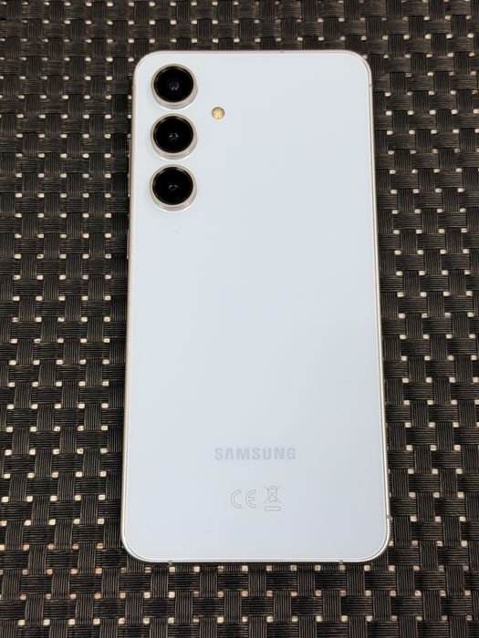 Samsung Galaxy S24 FE Pret 1300 lei fix