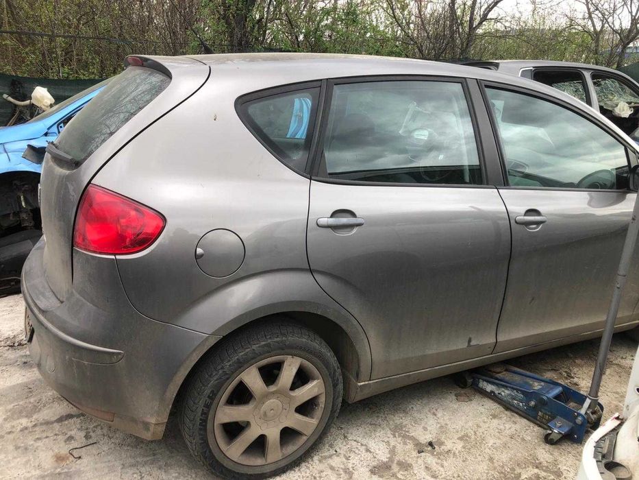 Dezmembram Seat Altea diesel/benzina 1.6 BSE/1.9 BKC