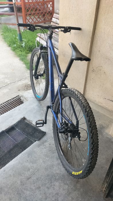 Vând bicicleta în bun stare.