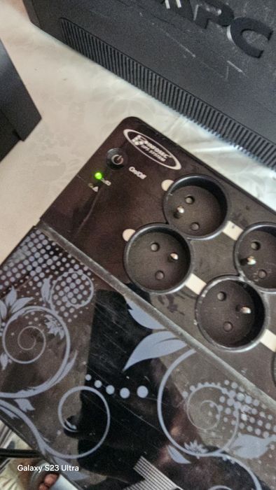 Ups - mai multe modele schimb sau vand