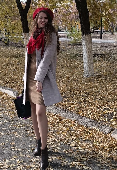 Пальто бежевое б/у