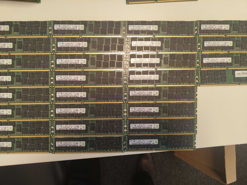 (x275) DDR3/DDR3L ECC Enterprise RAM Memory Lot/Bucati (Adata, IBM, Samsung, Hynix, Micron)