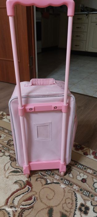 Чемодан на колёсах для девочек