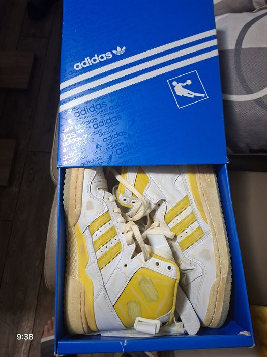 Маратонки адидас  почти неупотребявани.почти нови.