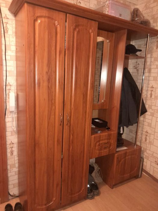 Продам шкаф в прихожую