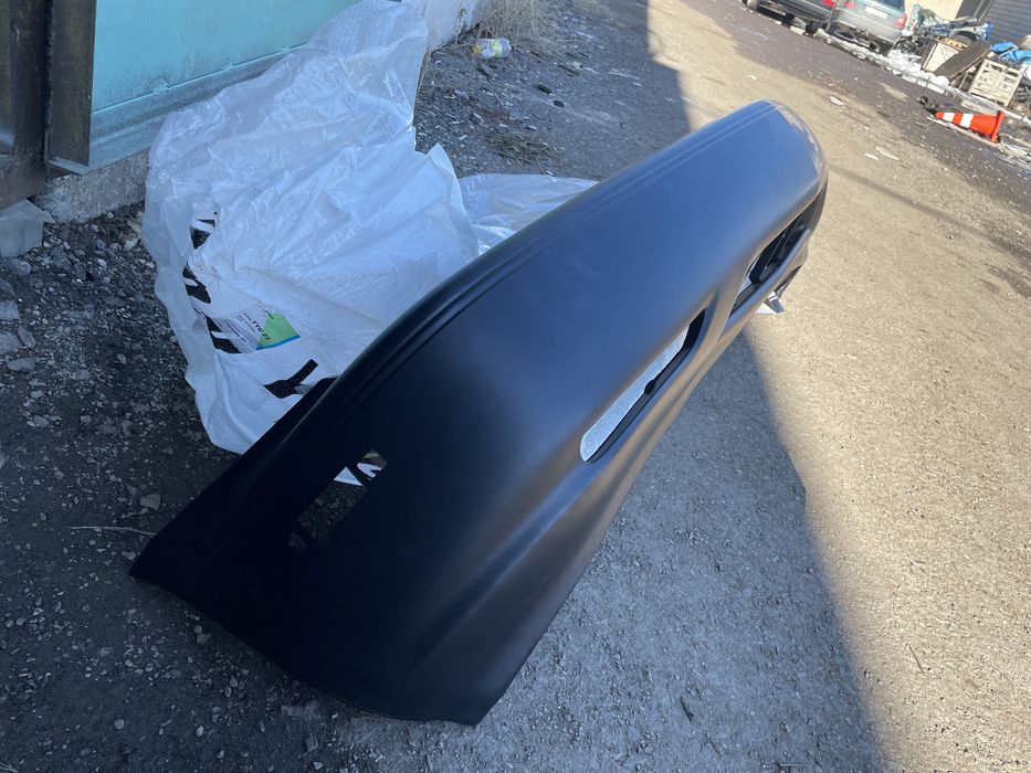 Передний бампер на Lexus Rx300