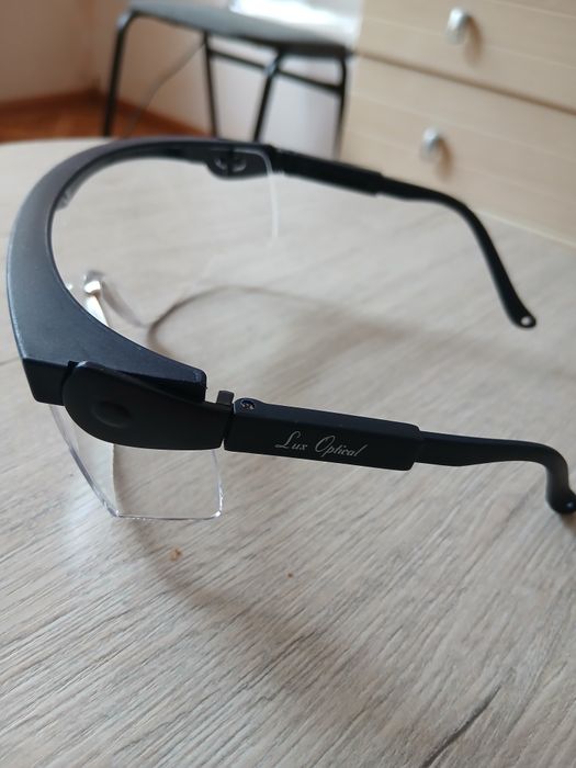 Защитные очки продам