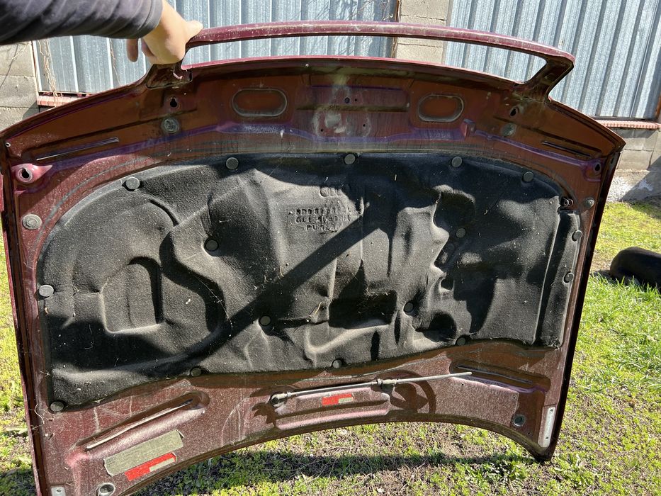 Капот Ауди А4 оригинальный