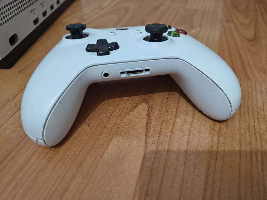 Xbox One S versiunea cu DVD , 500gb