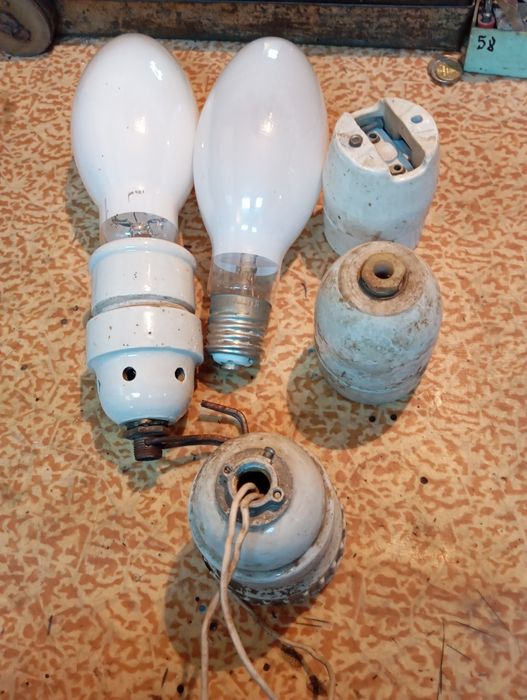 Живачни лампи с фасунги