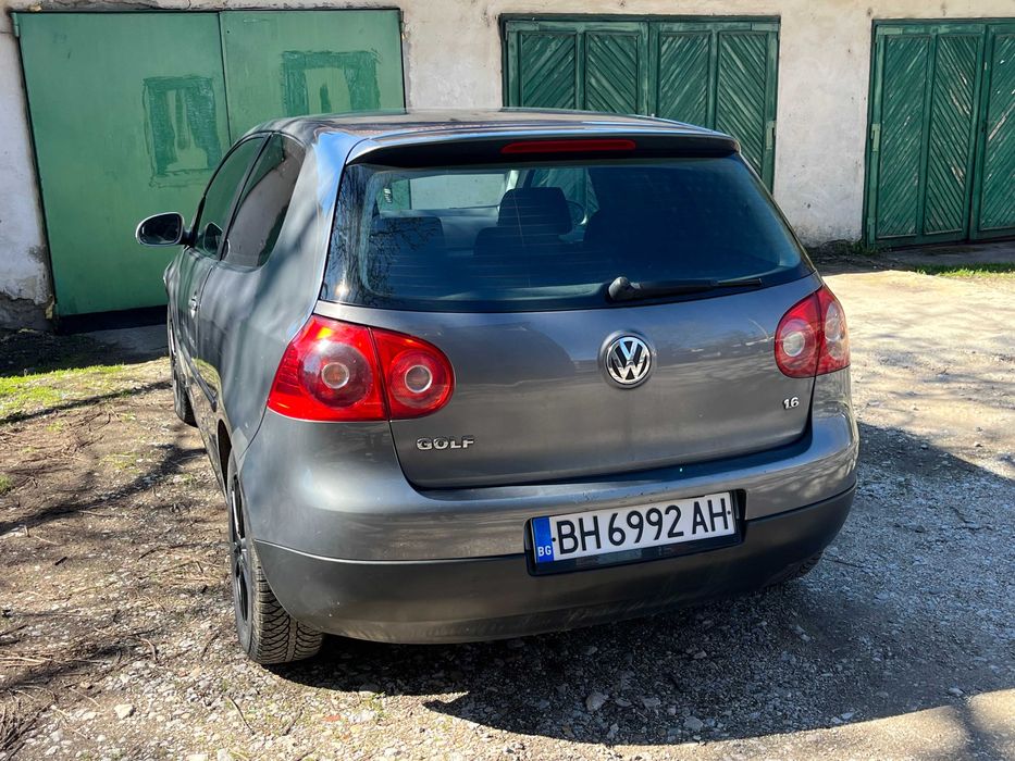 Volskwagen Golf 5 1.6i