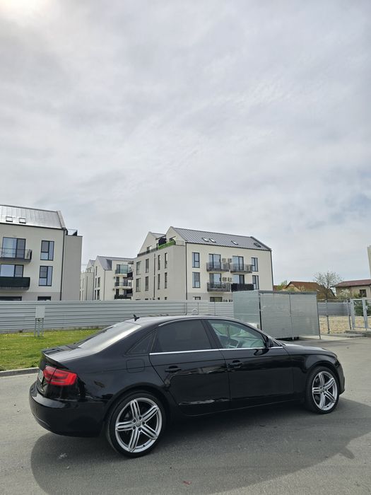 Audi A4 B8 2.0 TDI Caga 143cp/ S- Line / Navi /