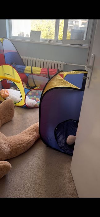 Тунели с куб и басейн за игра с 100 топки