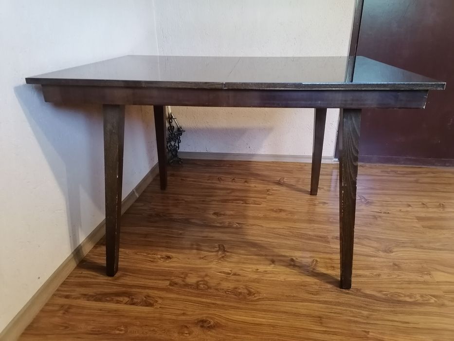 Трапезна маса от масивно дърво с 6 стола