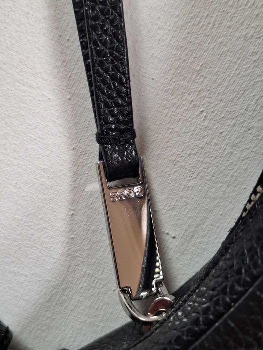 Hugo Boss оригинална чанта от естествена кожа