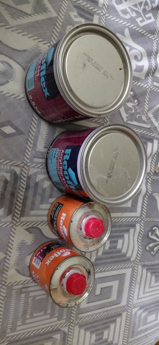 Продам 2 банки акрила