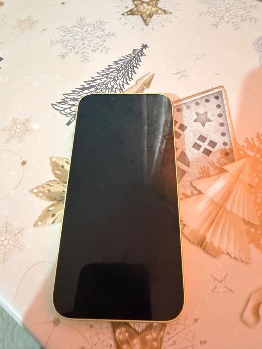 iPhone 14 Galben