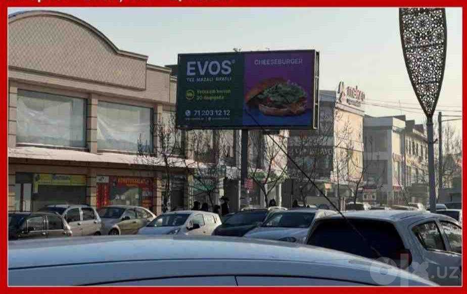 Olmaliq shaxrida reklama ximatlari.