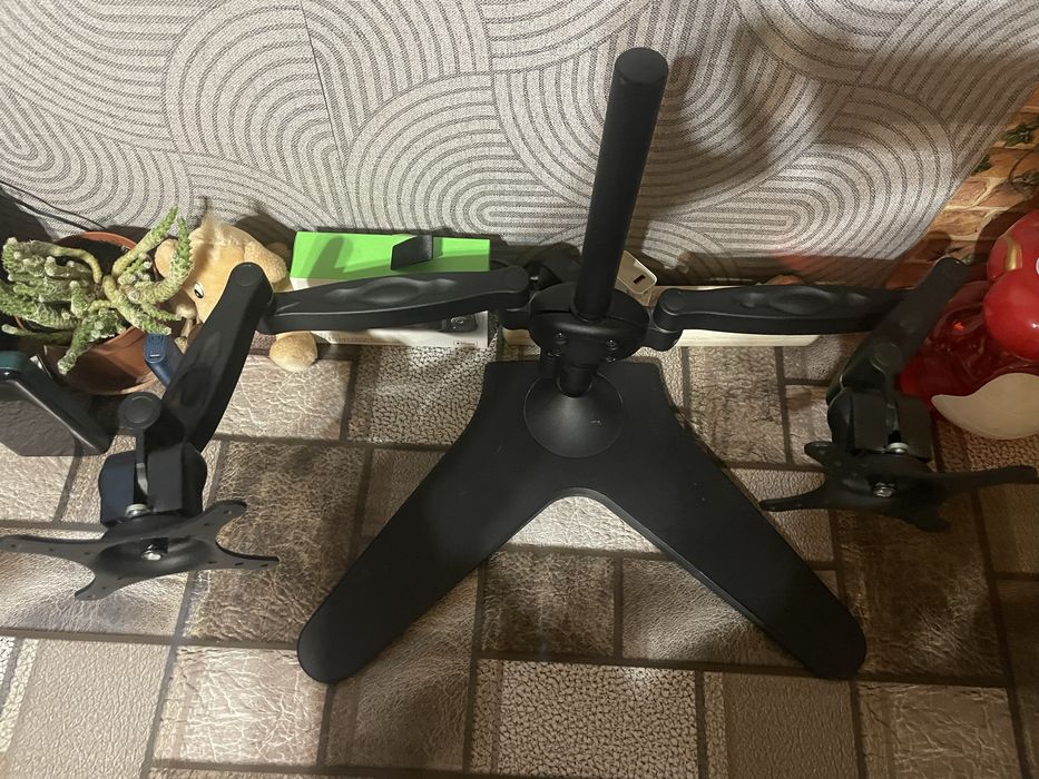 Стойка за два монитора