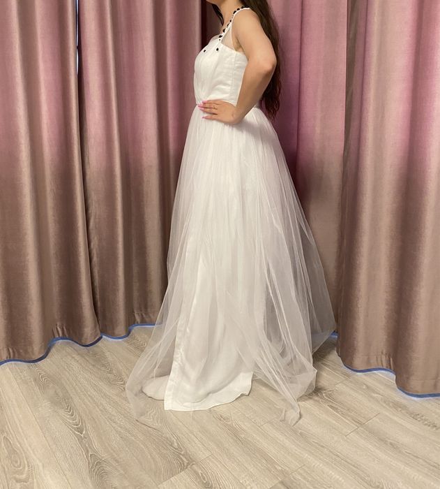 Rochie alba cu tul