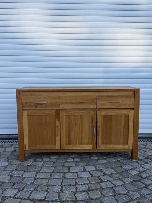 Дъбов бюфет – масив