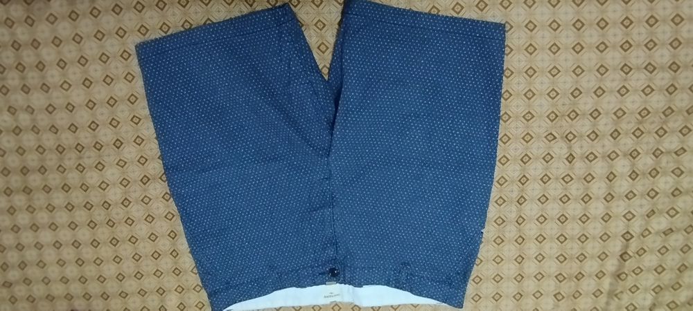 Vânzare pantaloni scurți bărbătești de sezon