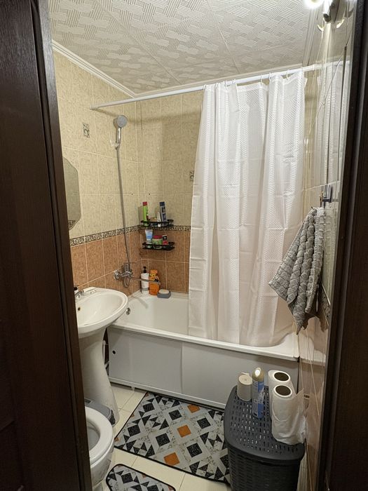 Продам 2-комнатную квартиру в центре