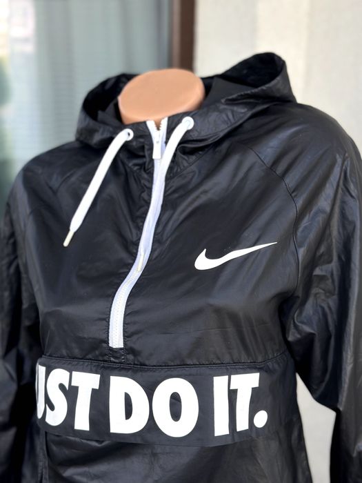 Дамско яке / ветровка Nike (Just Do It) - размер XS, Отлично състояние