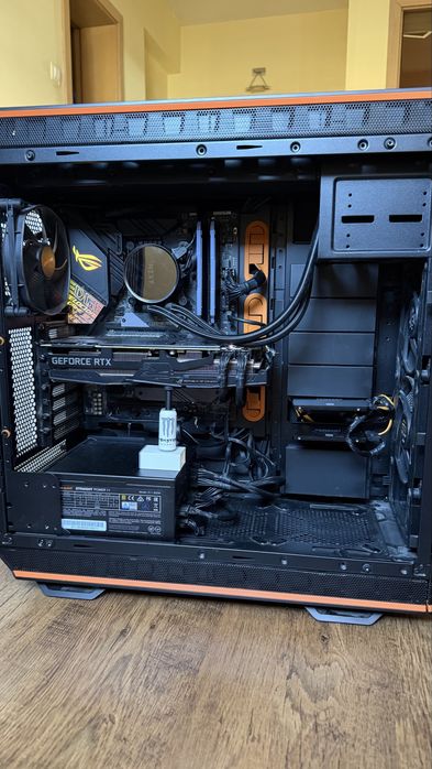 Геймърски Компютър I7-9700k 16GB RAM Corsair RTX 2080 8GB