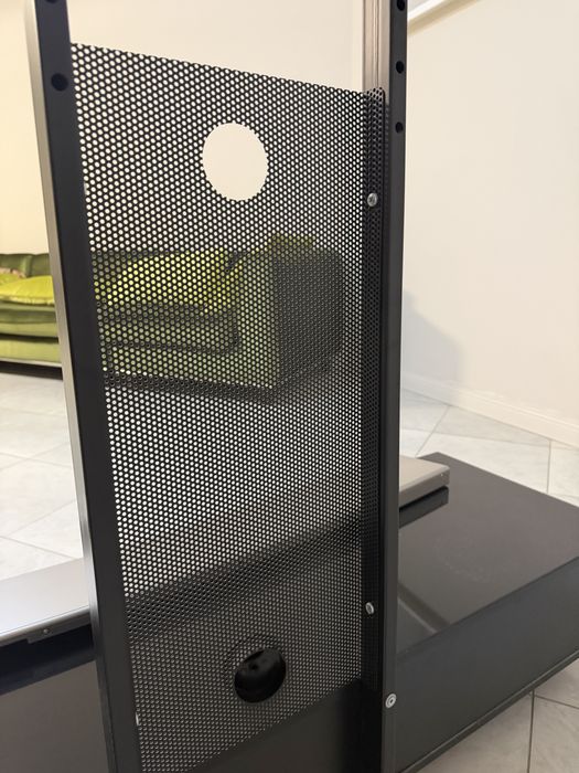 Тумба под телевизор с креплением