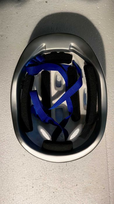 Casca protecție copii D'arpèle Marvel Avengers nouă nu a fost folosita