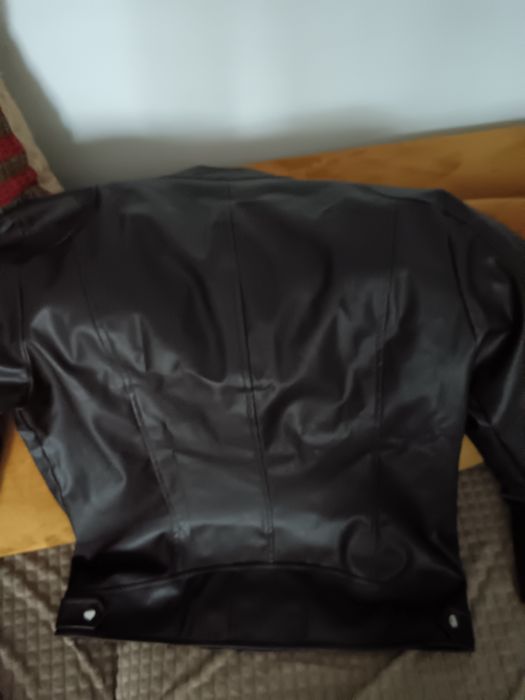 Simbolul Stilului Tău Masculin: Geacă Premium din Imitatie Piele – 100