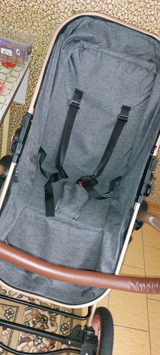 Продам коляску Teknum