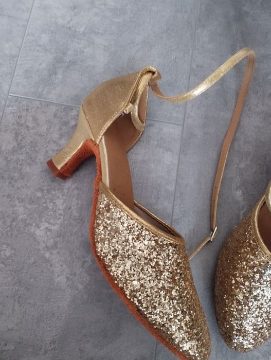 Обувь для занятий танцами