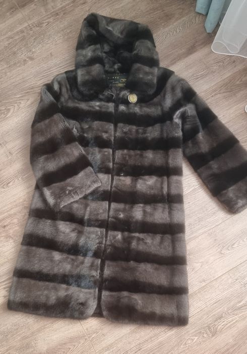 Продаю норковую шубу.