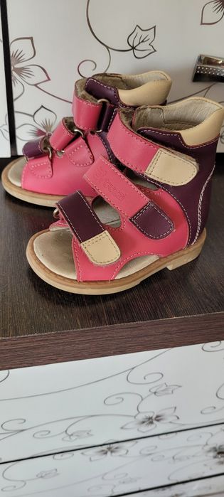 Ортопедические сандали