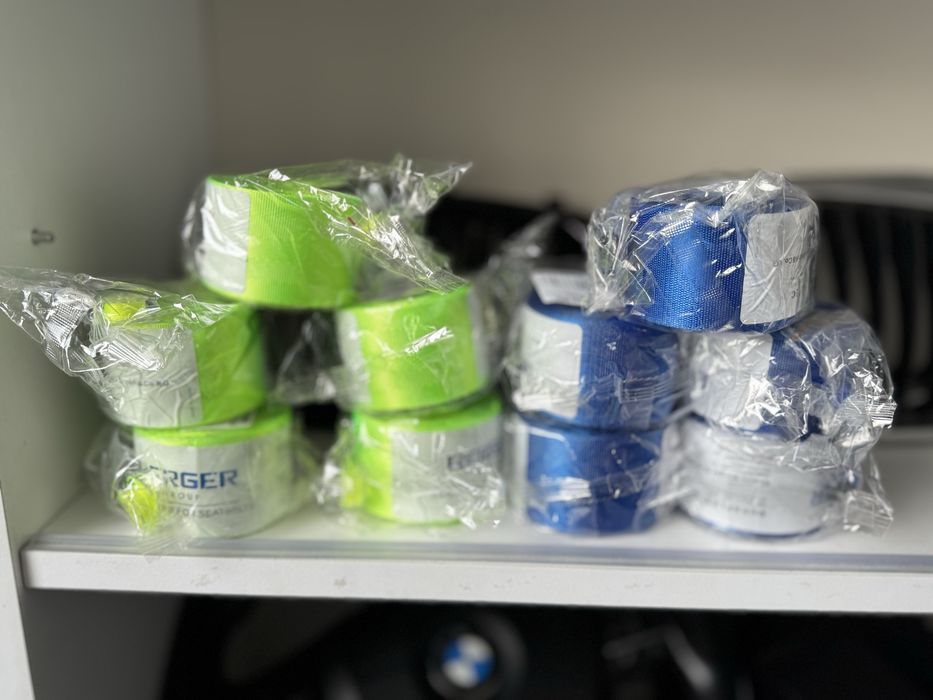 Цветни колани за кола