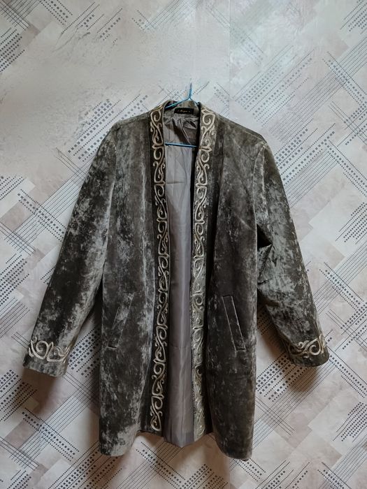 Продам серый шапан